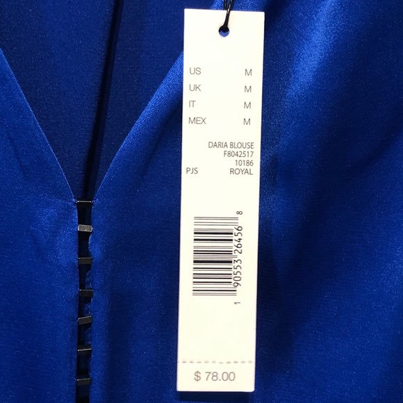 New, size M, Tahari blouse - Picture 2 of 10